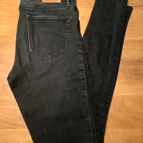 Madewell Skinny High Riser Jeans in Black - Picture 2 of 8
